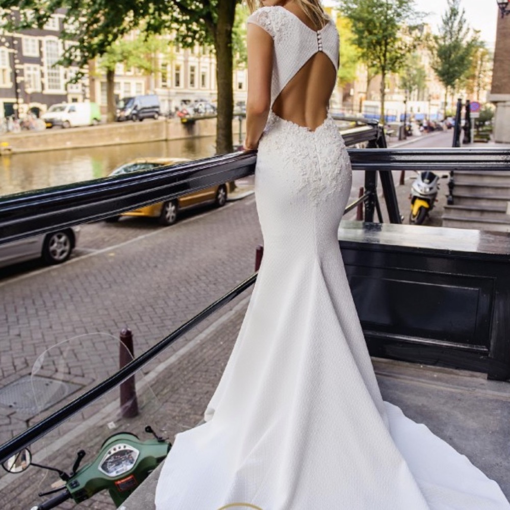 Open Back Fit & Flare Wedding Gown NWT